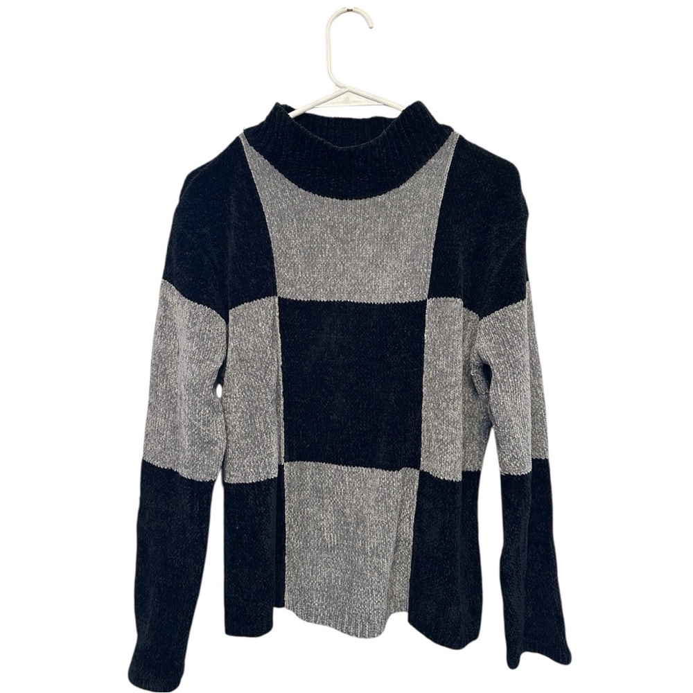 Vintage 80’s/90’s Casual Corner Black and Gray Checkered Turtleneck Sweater M